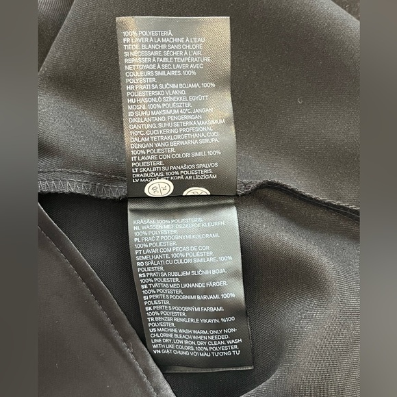 NWOT H&M Black Satin-like Cropped Long Sleeve - Picture 5 of 6